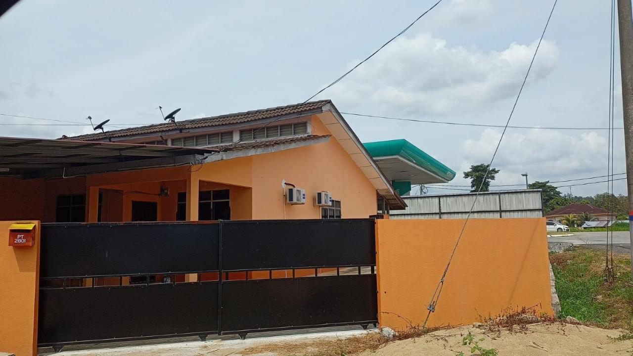 Ns Homestay Private Pool Tanah Merah  Bagian luar foto