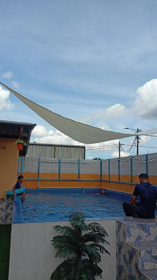 Ns Homestay Private Pool Tanah Merah  Bagian luar foto