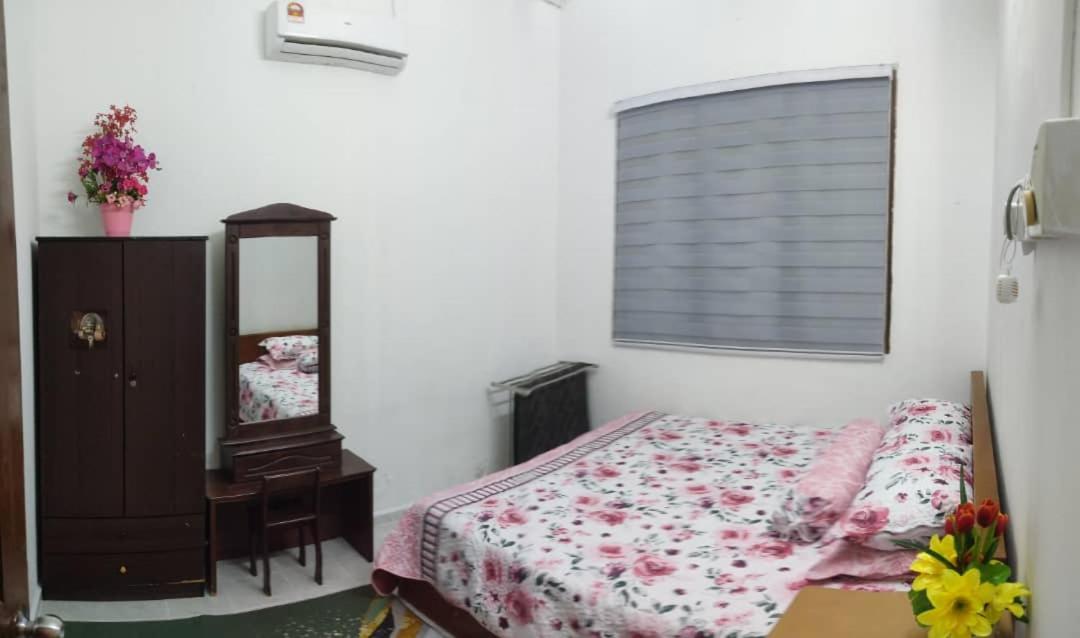 Ns Homestay Private Pool Tanah Merah  Bagian luar foto