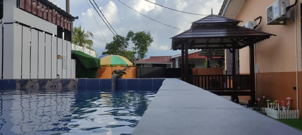 Ns Homestay Private Pool Tanah Merah  Bagian luar foto